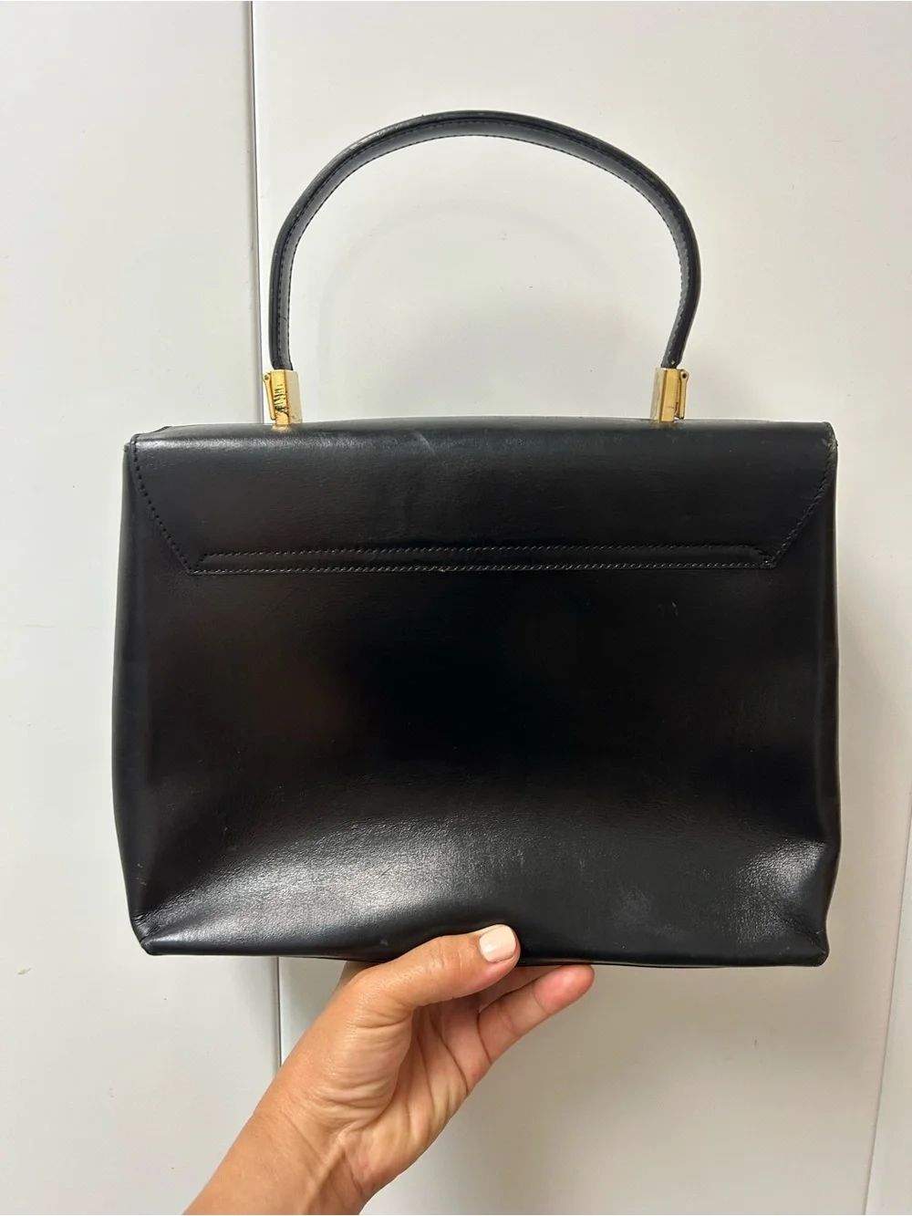 Vintage Salvatore Ferragamo Black Smooth Leather Gancini AF-218657Top Handle Bag